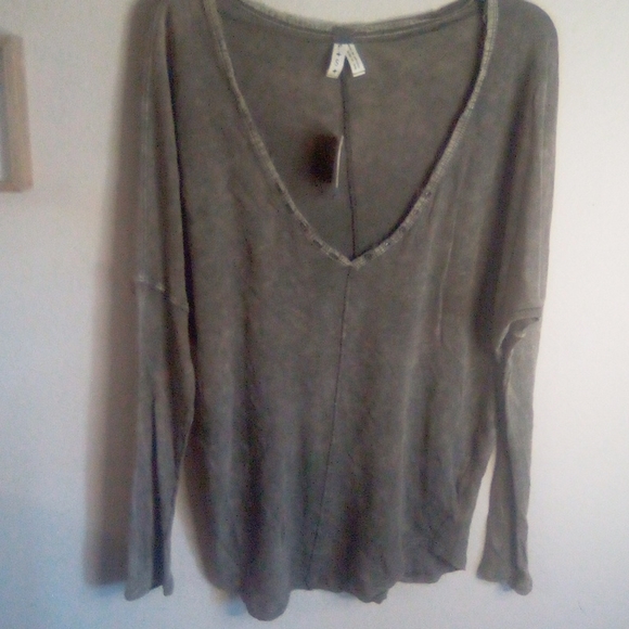 New Free People Santa Cruz Henley Distressed Acid Wash Lagenlook Style Shirt Top - Picture 16 of 16